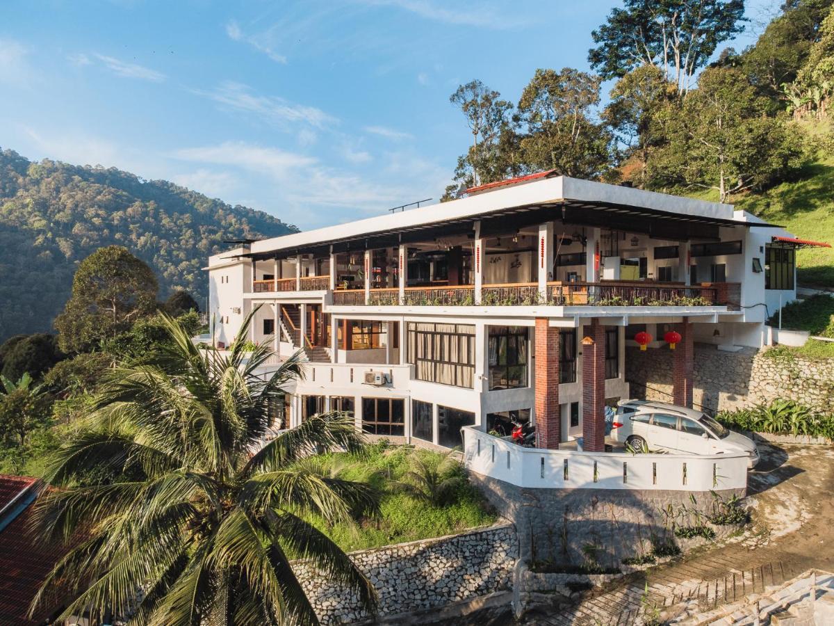 Ellin Forest Karaoke & Pool Resort Bukit Tinggi Bentong Extérieur photo