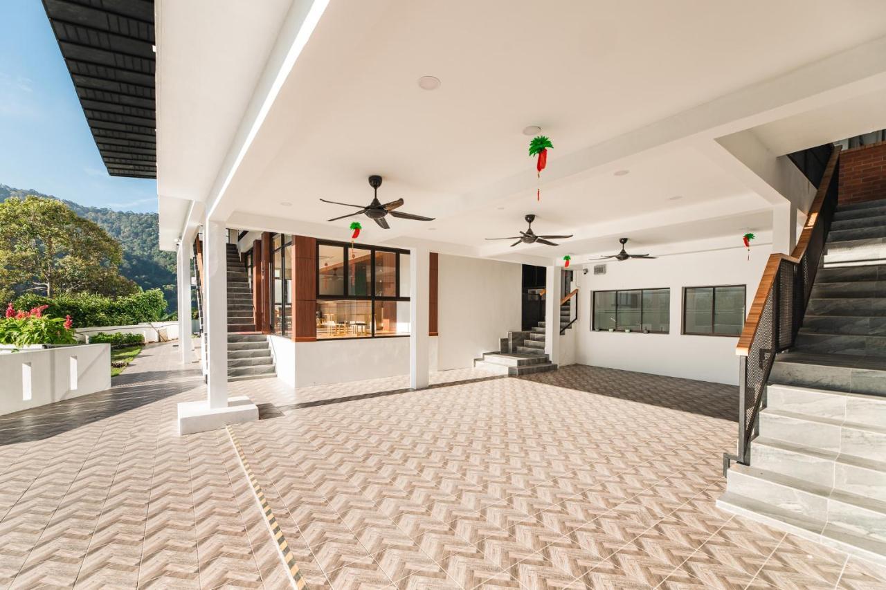 Ellin Forest Karaoke & Pool Resort Bukit Tinggi Bentong Extérieur photo