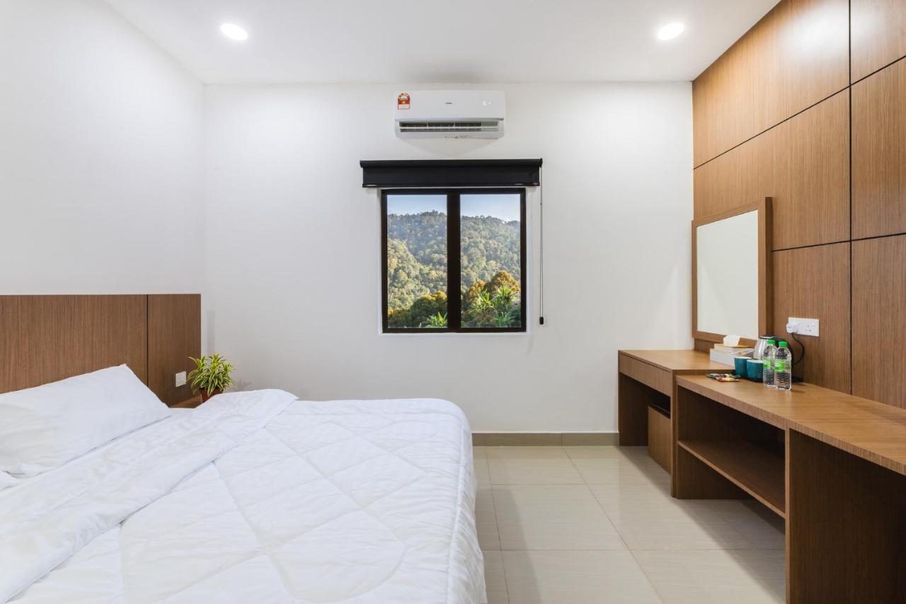 Ellin Forest Karaoke & Pool Resort Bukit Tinggi Bentong Extérieur photo