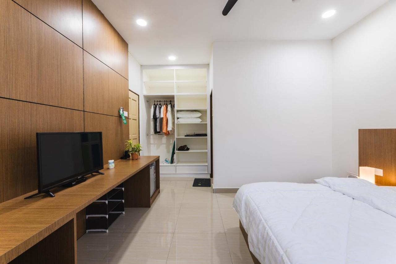 Ellin Forest Karaoke & Pool Resort Bukit Tinggi Bentong Extérieur photo