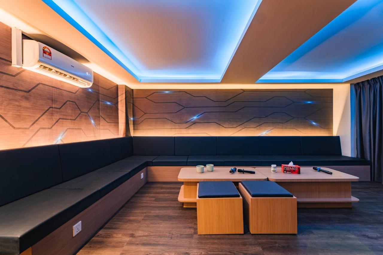 Ellin Forest Karaoke & Pool Resort Bukit Tinggi Bentong Extérieur photo