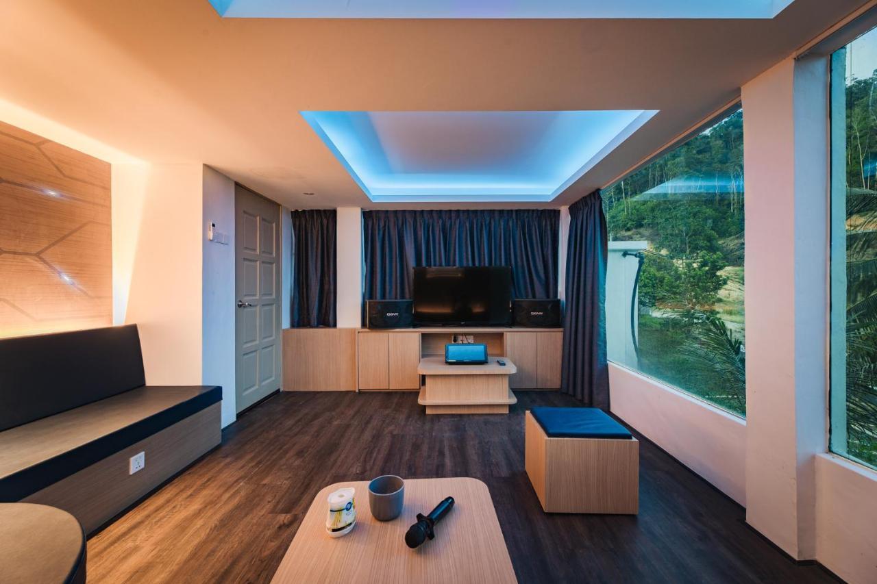 Ellin Forest Karaoke & Pool Resort Bukit Tinggi Bentong Extérieur photo