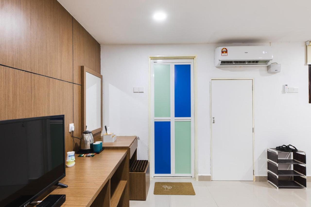 Ellin Forest Karaoke & Pool Resort Bukit Tinggi Bentong Extérieur photo
